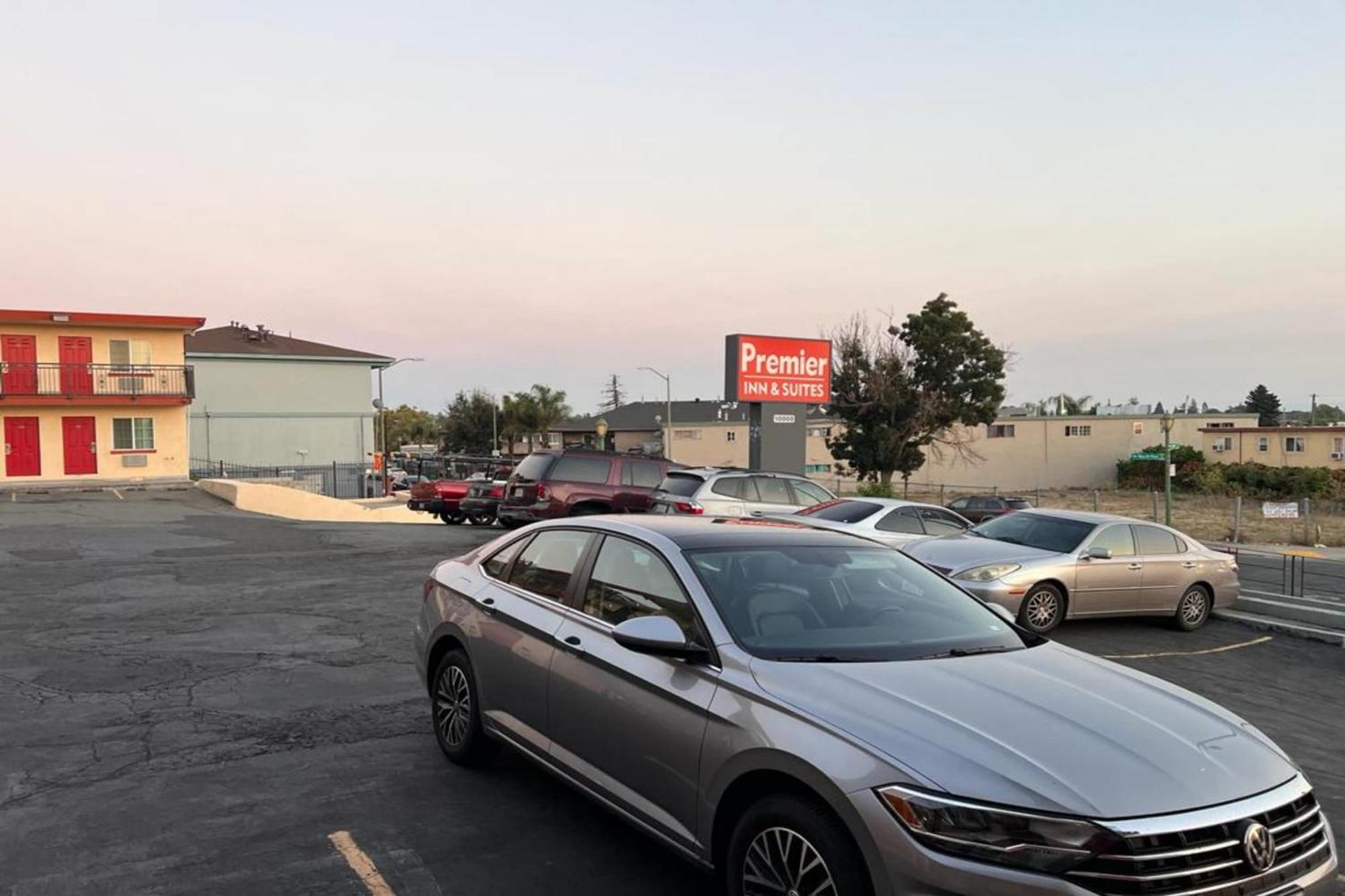 Premier Inn & Suites -Listing Partner Oakland Exterior photo